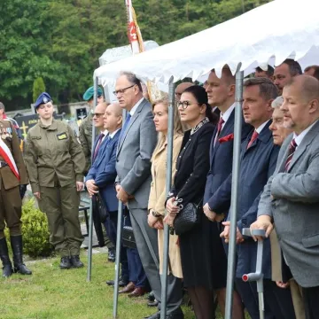 W Bąkowej Górze upamiętniono 77. rocznicę mordu żołnierzy KWP
