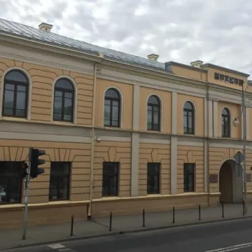 Godziny otwarcia biblioteki i muzeum w wakacje
