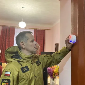 Mieszkańcy TBS-u mogą spać spokojnie dzięki darmowym czujkom