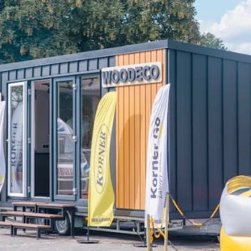Mobilny showroom firmy Korner na Święcie Pszczoły w Kłomnicach