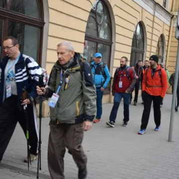 Wyruszyli na trasę VIII Pieszego Maratonu Niepodległości