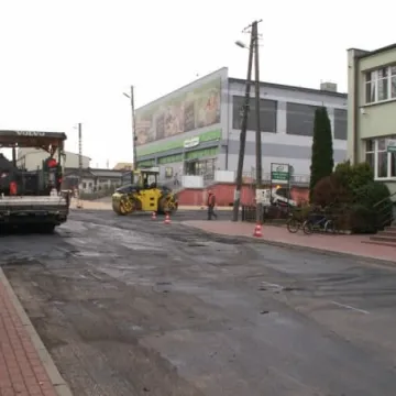 Plac Wolności w Kamieńsku z nową nawierzchnią