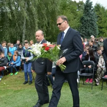 Uroczystości pod Dębem Pamięci