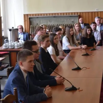 Prezydent nagrodził uzdolnionych uczniów 