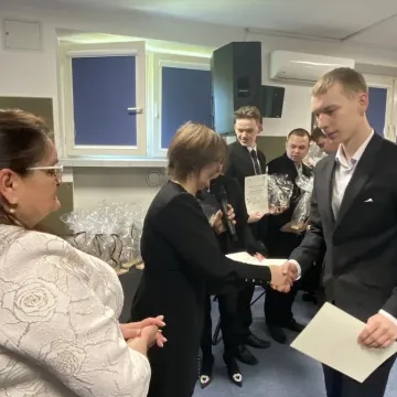 [WIDEO] To był ich dzień. Maturzyści z ZSDiOŚ oficjalnie zakończyli szkołę