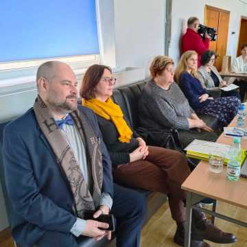 Nauczyciele na konferencji „Uczeń obcojęzyczny w polskiej szkole” w PSP nr 7 w Radomsku