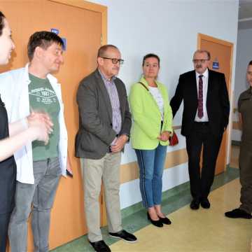 Mer Równego odwiedził starostwo i szpital w Radomsku