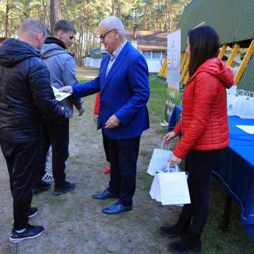 W gminie Przedbórz poszukiwali pieczonego ziemniaka