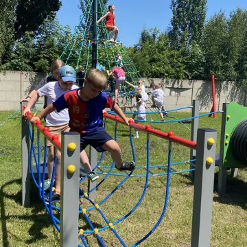 Plac zabaw przy PSP nr 7 oficjalnie otwarty