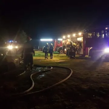 Pożar samochodu w gminie Przedbórz