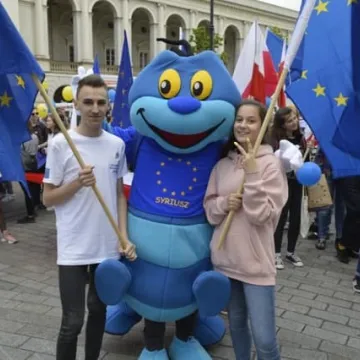 Uczniowie z PSP 7 wzięli udział w Paradzie Schumana