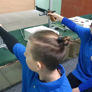 8 medali dla pistoleciarzy z OKSS „10-tka”