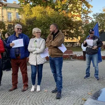 Prounijna manifestacja w Radomsku: „Zostajemy”, „Zostajemy”!