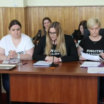 In vitro podzieliło miejskich radnych