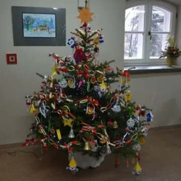 Choinka w MBP Radomsko 