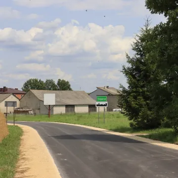 Finał prac na drodze powiatowej w miejscowości Zagórze