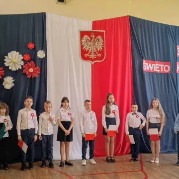 Lekcja historii dla młodego pokolenia w PSP nr 5 w Radomsku