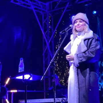 Halina Mlynkova na Jarmarku Bożonarodzeniowym w Radomsku