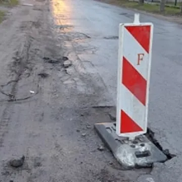 Przejazd przez ul. Zgoda w Radomsku to istny tor przeszkód