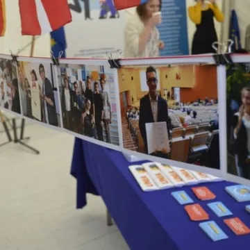 Uczniowie z PSP 7 wzięli udział w Paradzie Schumana