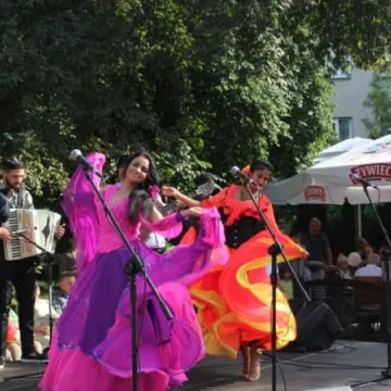 Romskie melodie na placu 3 Maja