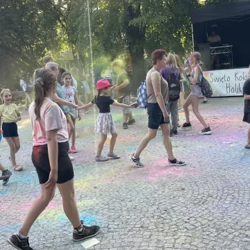 Magia kolorów, czyli Holi Day 2024 w Radomsku