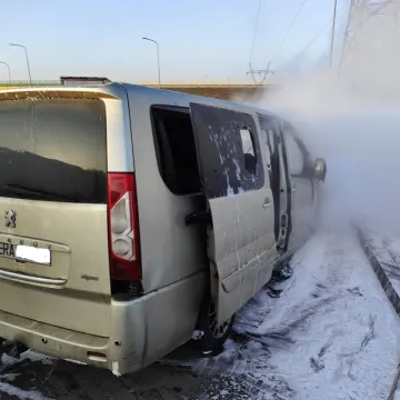 Na autostradzie A1 spalił się peugeot expert