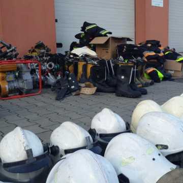 Solidarni z Ukrainą. Strażacy z powiatu radomszczańskiego przekazują sprzęt pożarniczy