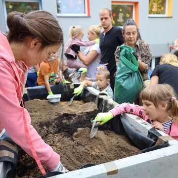 Przy Publicznym Przedszkolu nr 2 w Radomsku powstał ogród deszczowy