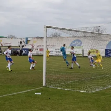 RKS Radomsko remisuje z Bronią Radom 1:1
