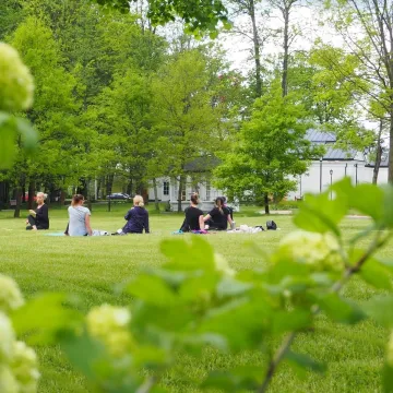 Mamy ćwiczyły jogę