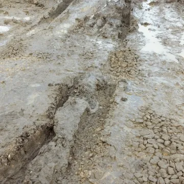 Na Kukuczki grzęzną w błocie