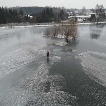 Ćwiczenia z ratownictwa lodowego w Radomsku