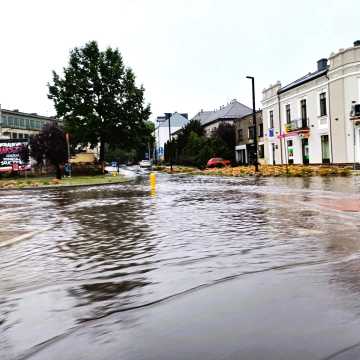 [WIDEO] „Mostek” i ul. Reymonta w Radomsku już pod wodą!