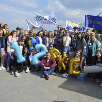 Uczniowie z PSP 7 wzięli udział w Paradzie Schumana