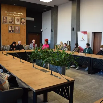 Ósmoklasiści z wizytą w Urzędzie Miasta Radomska