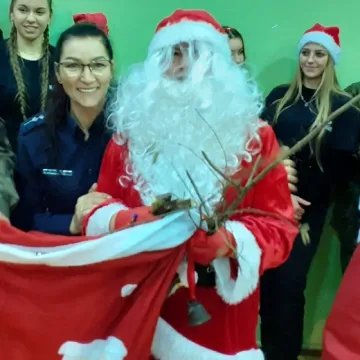 Kamieńsk: Święty Mikołaj też świeci przykładem