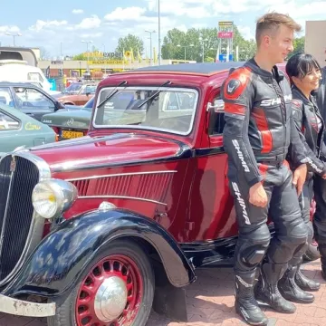 Klasyki zaparkowały w Radomsku. Trwa Auto-Moto Weteran 5