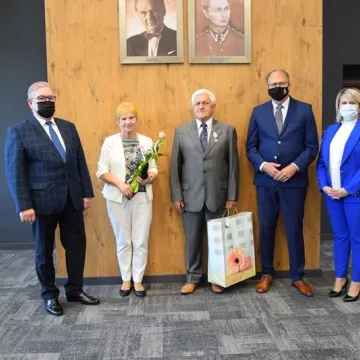 „Złoci” małżonkowie odznaczeni medalami