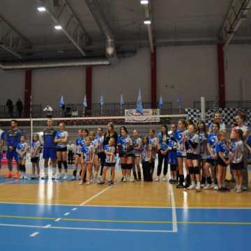 Pokoleniowy turniej klubu Volley Radomsko. Od najmniejszego do największego