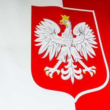 Symbolika flag: Jak barwy i wzory przekazują tożsamość narodową?