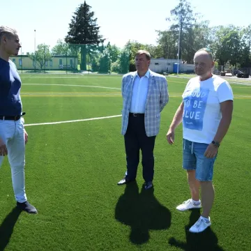 Piotrków Tryb.: sztuczna murawa na Concordii coraz bliżej