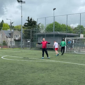 Żubry i Online Team z kompletem punktów w Lidze „Szóstek” w Radomsku