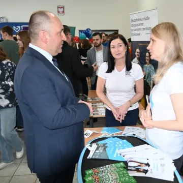 43 wystawców, setki możliwości. Targi edukacyjne w II LO Radomsko