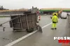 Na A1 kierowca uszkodził przyczepę drogowców i uciekł