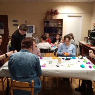 Pisanki i pająki ludowe ożywiły tradycję w Gidlach