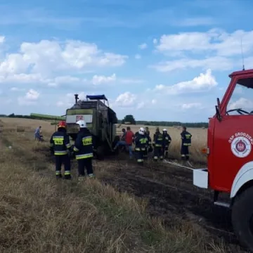 Na polu w Czechowcu spłonął kombajn i 3 ary ścierniska