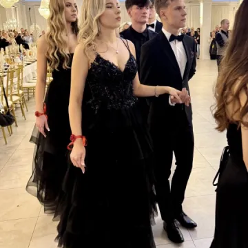 Odliczanie do matury rozpoczęło się eleganckim balem w LO Przedborzu
