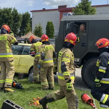 Symulacja wypadku i zarządzanie kryzysowe. Trening 9. Łódzkiej Brygady OT w Radomsku