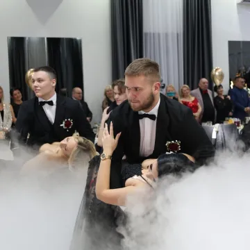 Studniówka uczniów „Drzewniaka” w Kobielach Wielkich